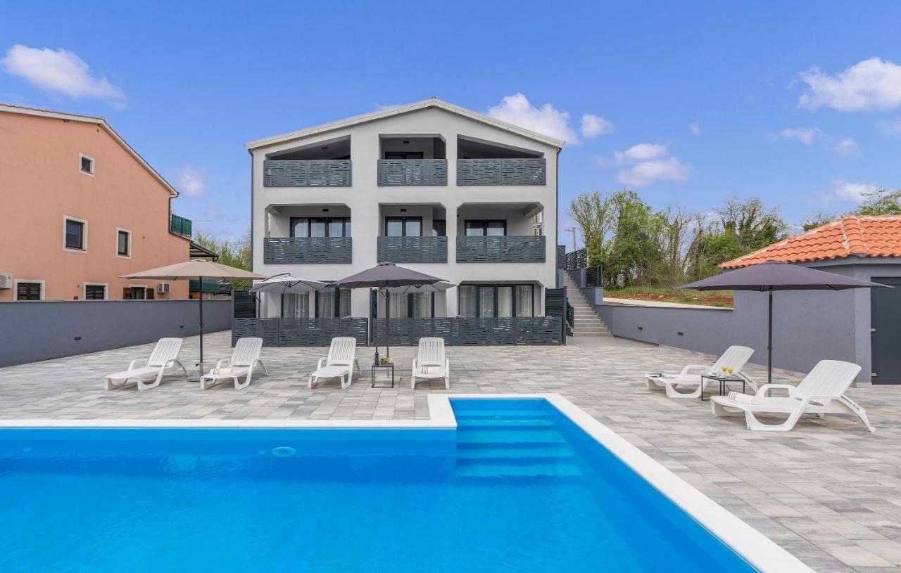Apartmani Natalija Пореч Екстериор снимка
