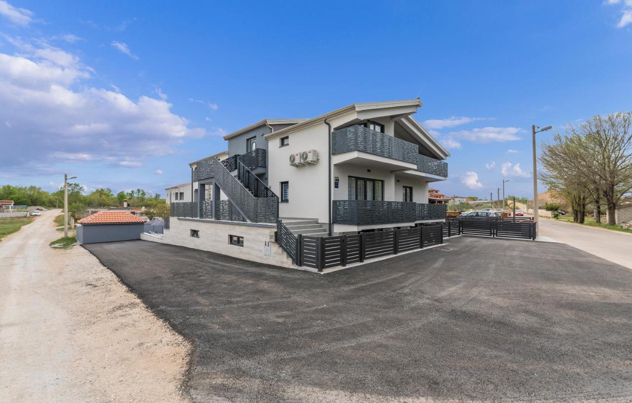Apartmani Natalija Пореч Екстериор снимка