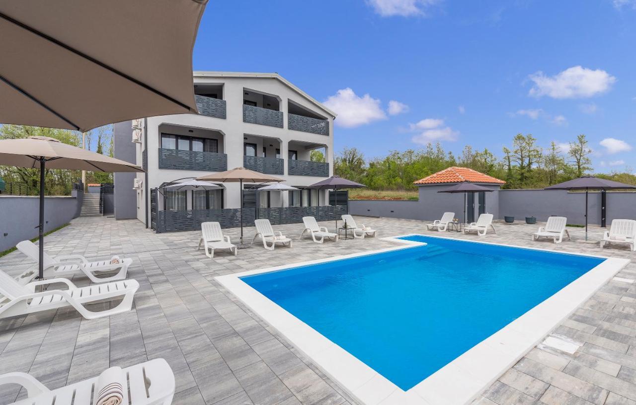 Apartmani Natalija Пореч Екстериор снимка