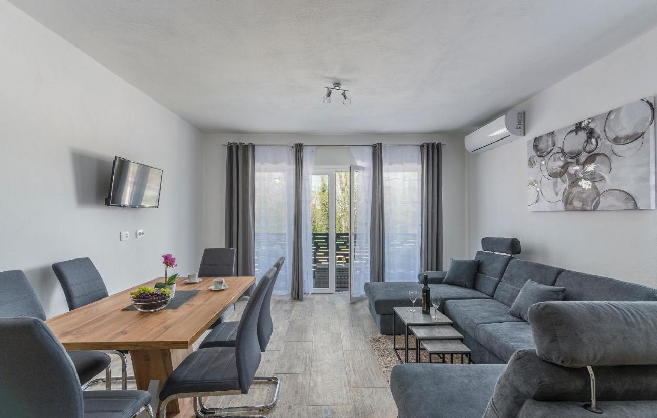 Apartmani Natalija Пореч Екстериор снимка