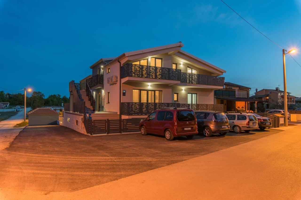 Apartmani Natalija Пореч Екстериор снимка